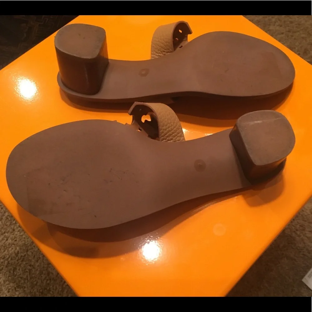 Tory Burch Tan Leather Logo Thong Sandal - Picture 8 of 8